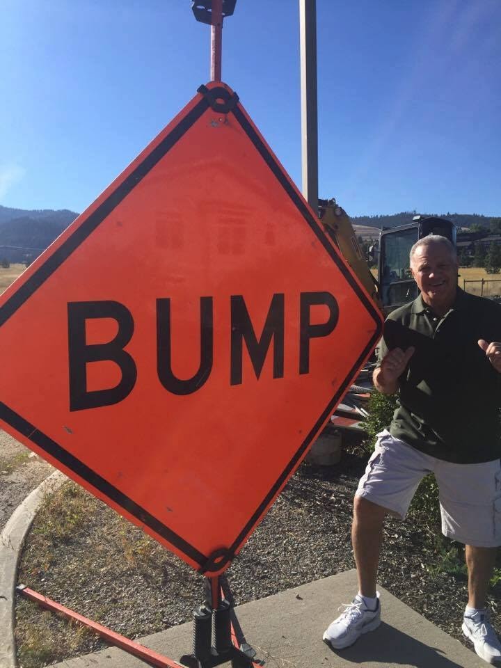 BUMPの道路標識とバンプ